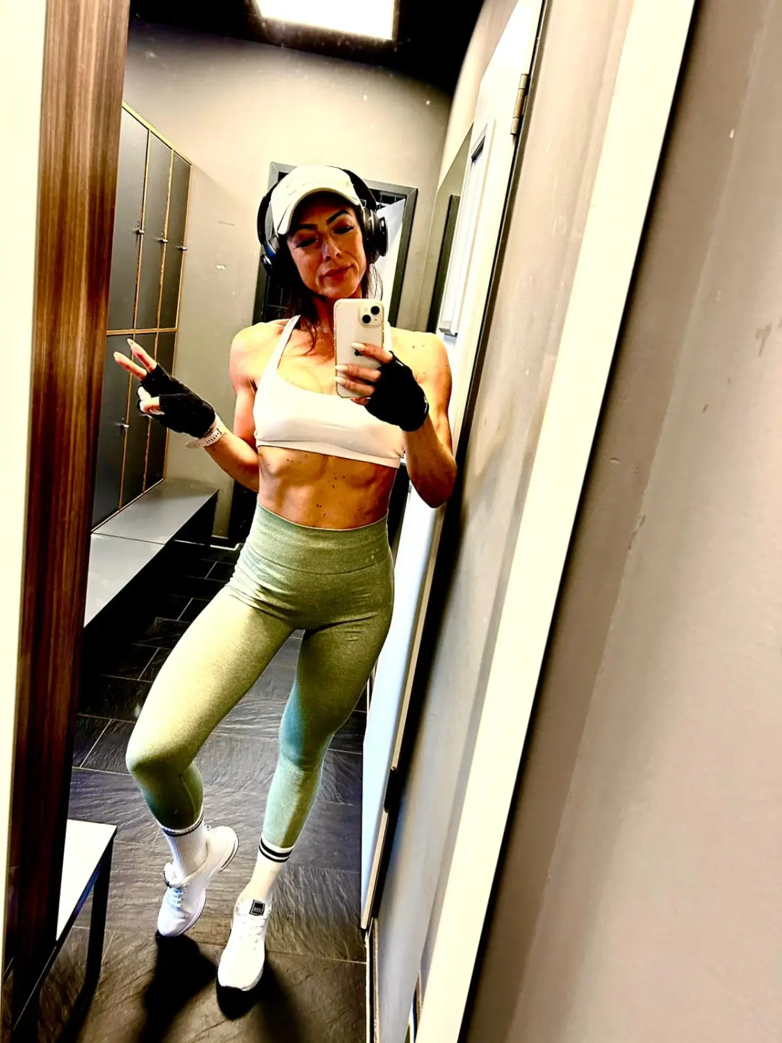 Frauen-Fitnessbild von JK Performance