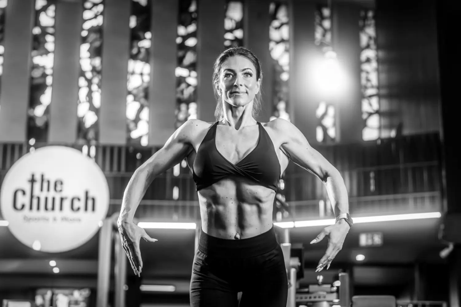 Frauen beim Training im Fitnessstudio von JK Performance
