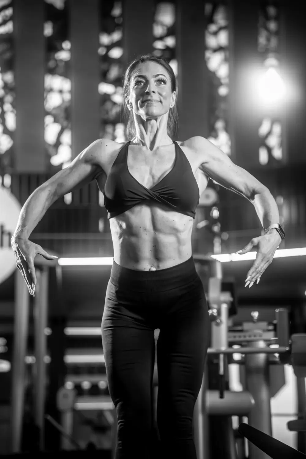 Frauen-Fitnessbild von JK Performance